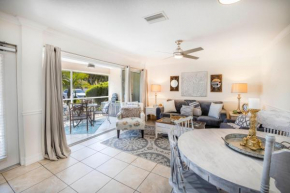 The Village Breeze 6BR with heated Pool, near Beach, 250ft to Siesta Key Village!